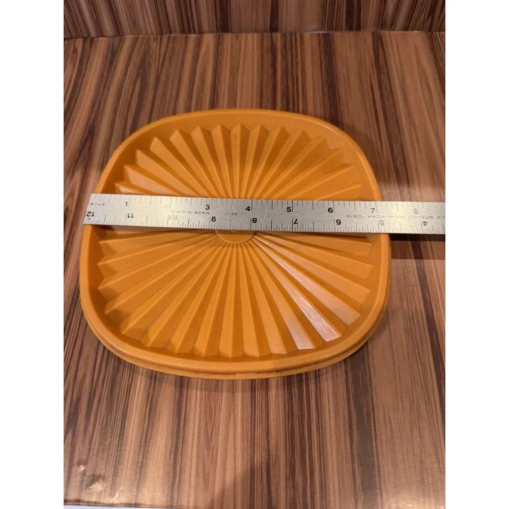 Vintage Tupperware 839-3 Harvest Gold Square Replacement Lid Sunburst Pattern